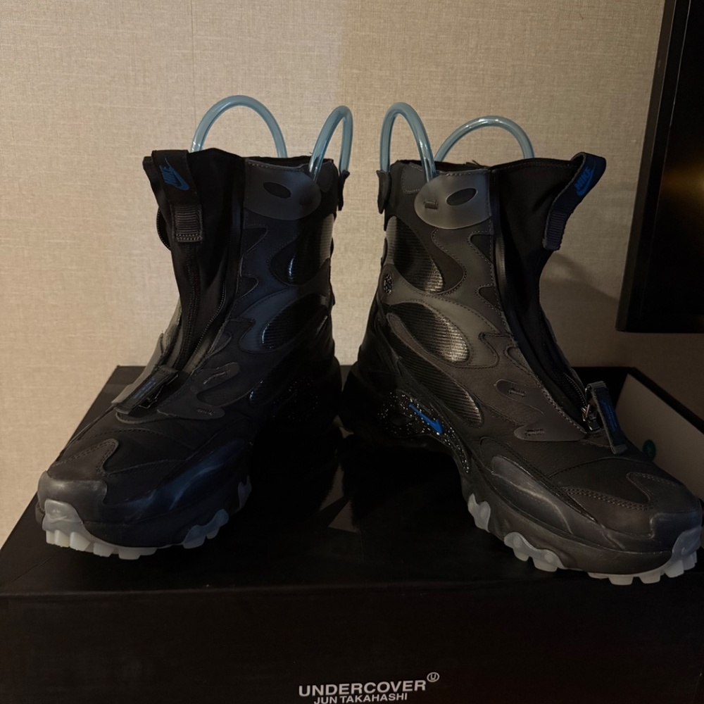 Nike react boots - image 4